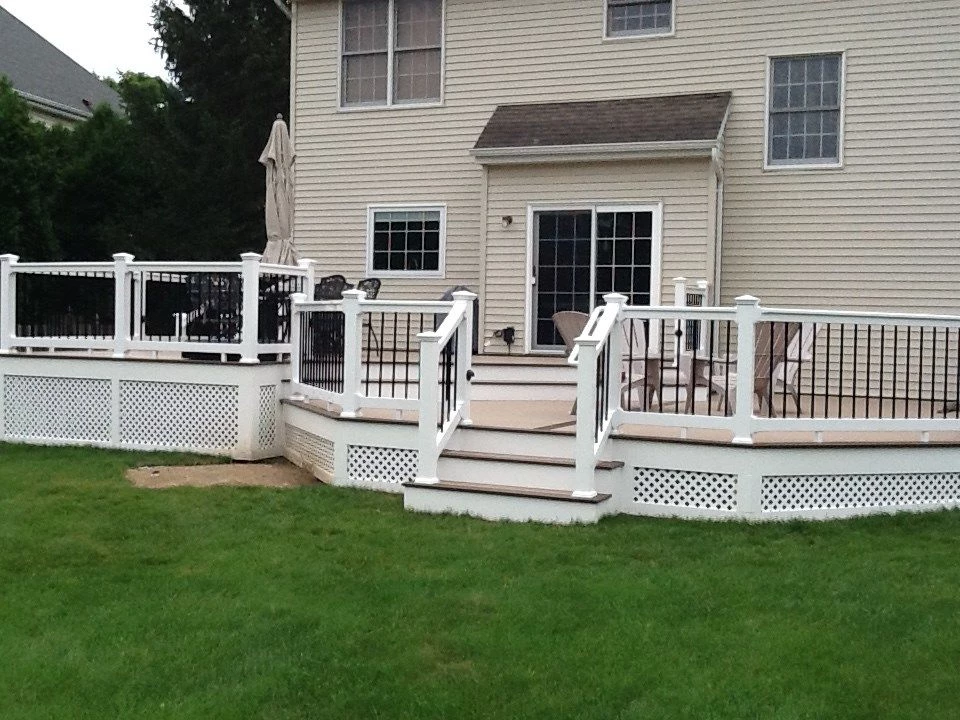 Gallery | Lots of room on this deck - Picture 1228 | Decks.com