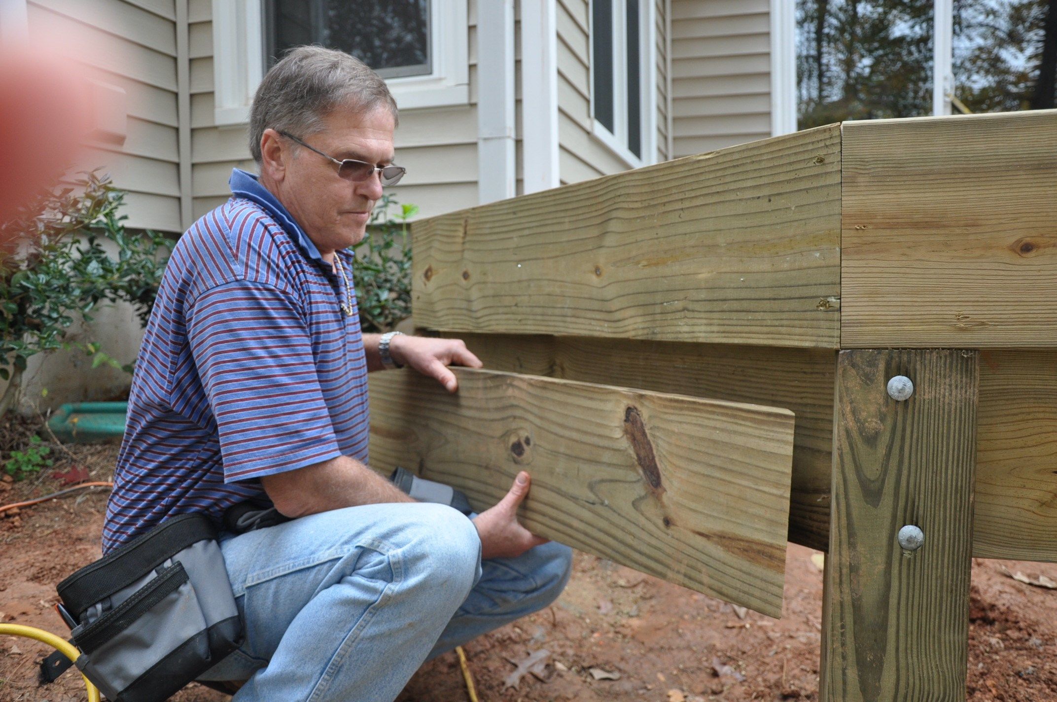 How To Lay Out Attach Stair Stringers To Your Deck Decks Com   16012221031358 